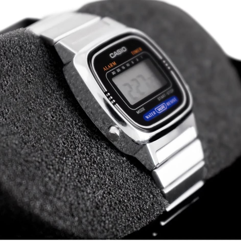 Reloj Casio LA670WA-1DF Vintage Mini Plateado Original | Unisex